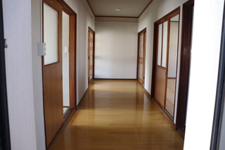 2F ホール